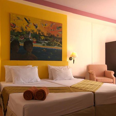 Koh Ngai Cliff Beach Resort Exterior foto
