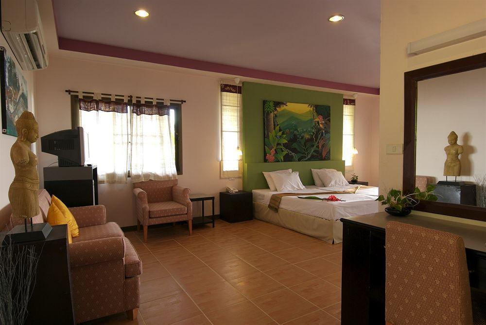Koh Ngai Cliff Beach Resort Exterior foto