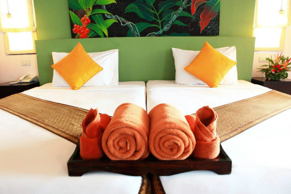 Koh Ngai Cliff Beach Resort Exterior foto