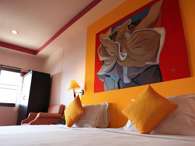 Koh Ngai Cliff Beach Resort Exterior foto